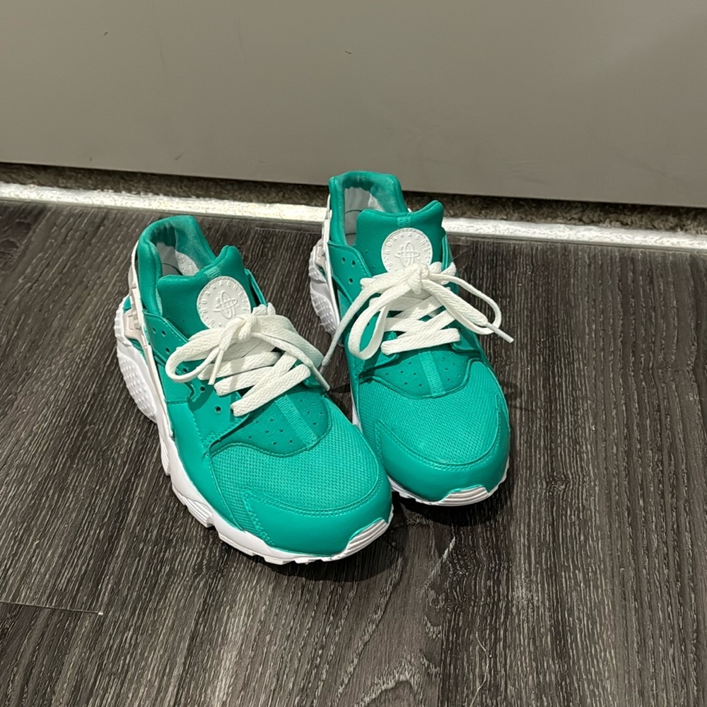 Custom Nike huaraches, size 7